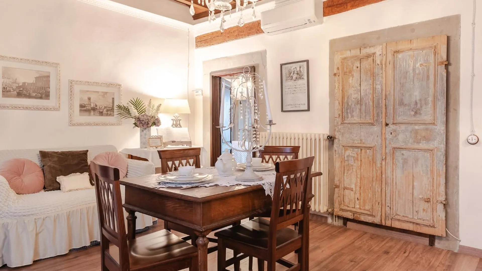 Ferienwohnung La Finestra Sul Borgo Dimora Storica Laterina Italien